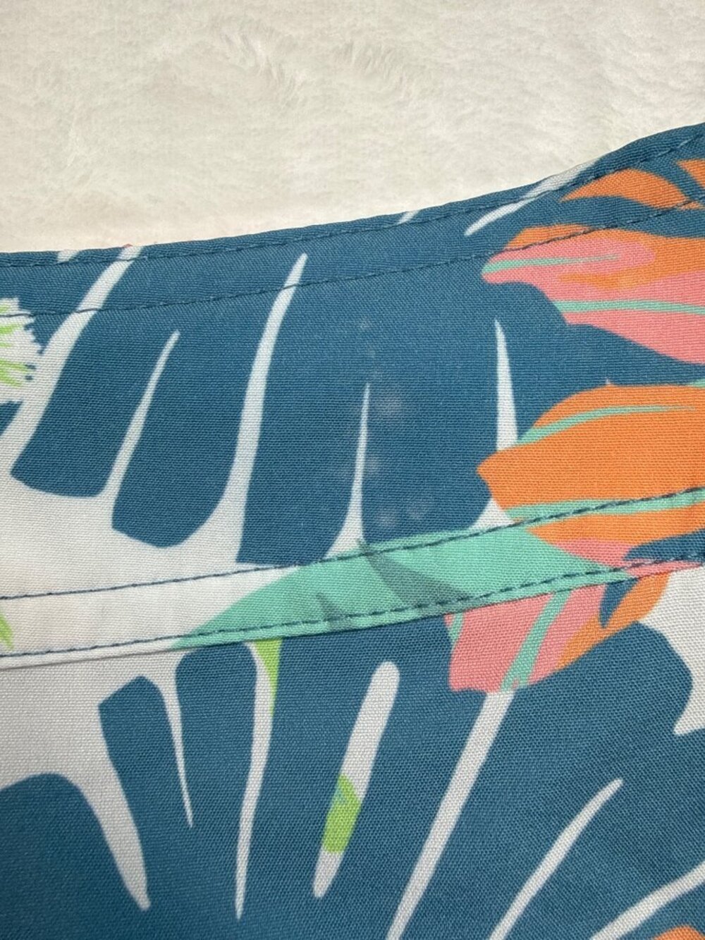 Roxy Womens Tropic Multi Floral Print Shorts UPF 50+ Size L New With Defects - Picture 3 of 9
